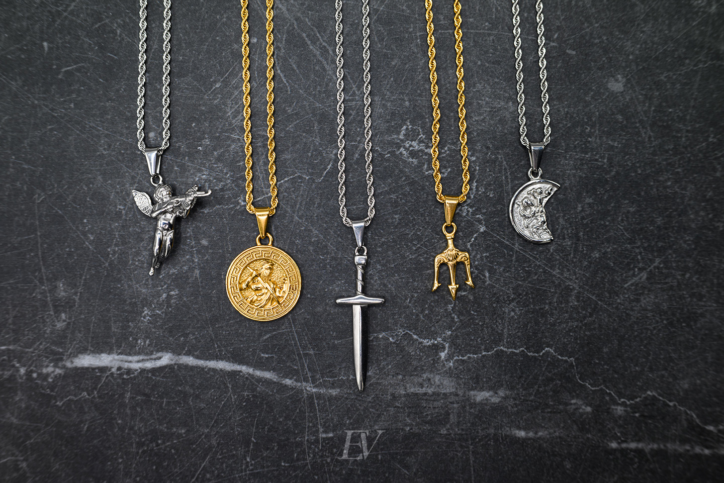 A variety of Eilovani products.